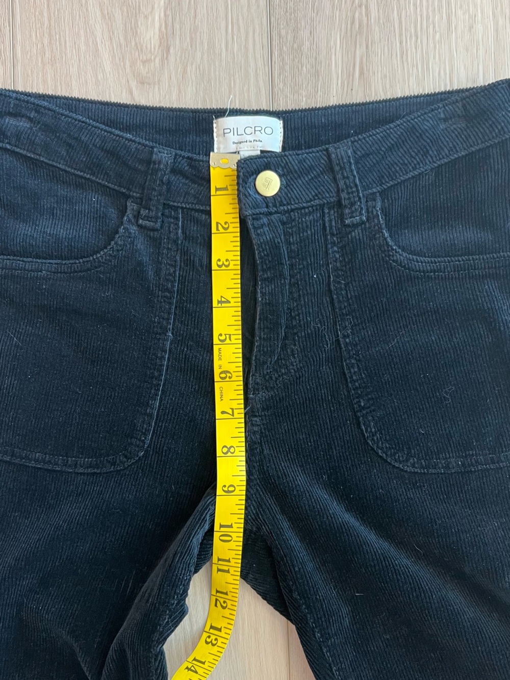 Pilcro Black Boot Cut Corduroy. Size 28 - Picture 6 of 8